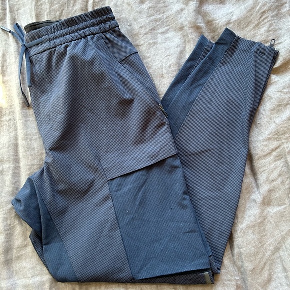 Lululemon “Utilitech” pant - Picture 1 of 7